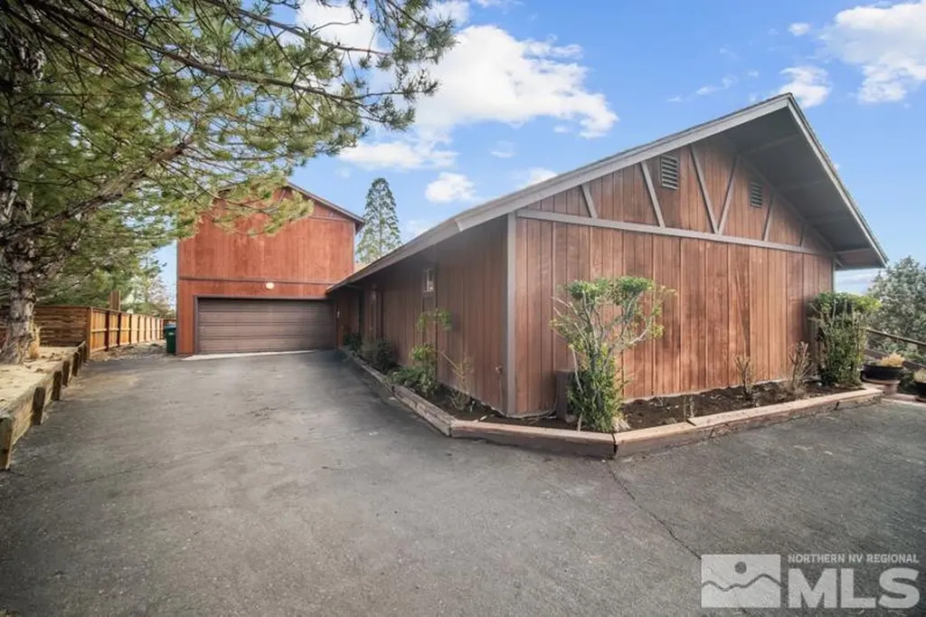 2045 Scharr Reno NV 89509