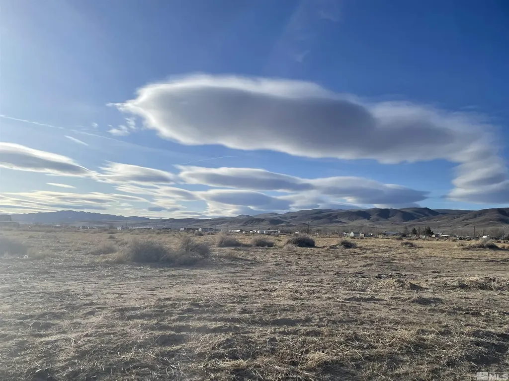 3135 Rawhide Silver Springs NV 89429