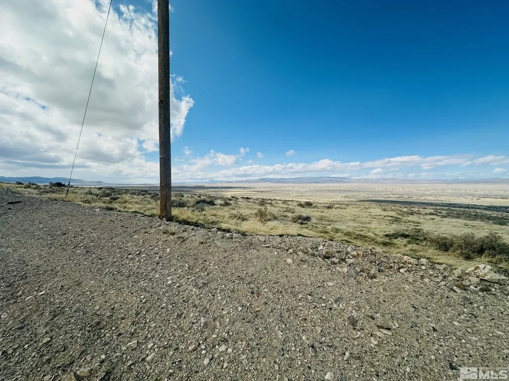 22025 Fall River Lovelock NV 89419