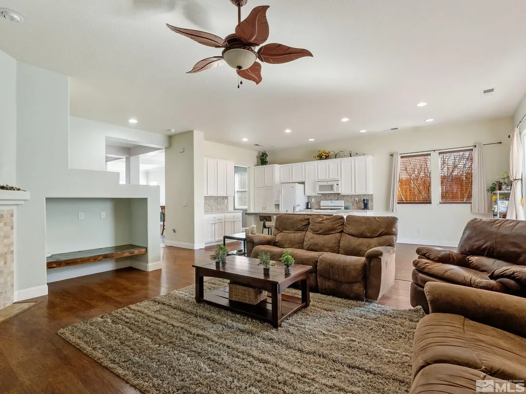 1194 Jasmine Fernley NV 89408