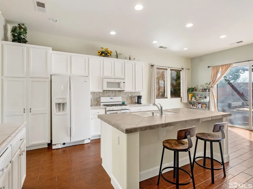 1194 Jasmine Fernley NV 89408