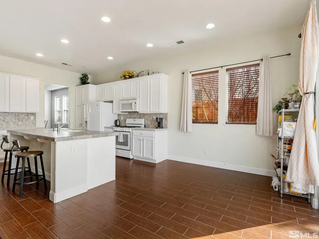 1194 Jasmine Fernley NV 89408