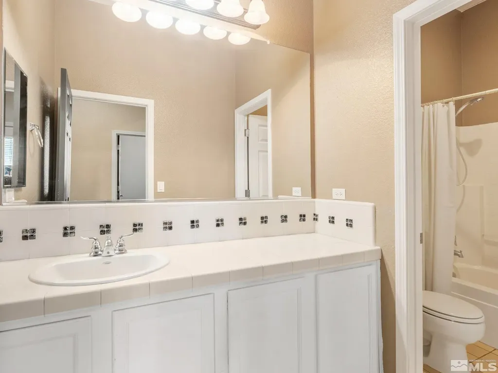 1194 Jasmine Fernley NV 89408