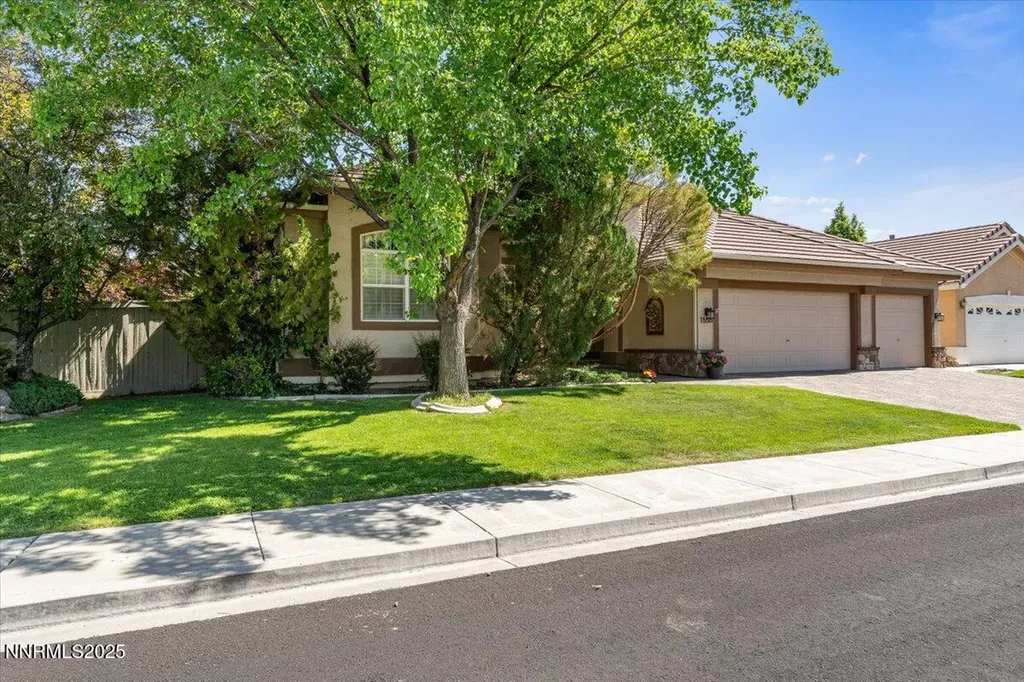 1556 Diamond Country Reno NV 89521