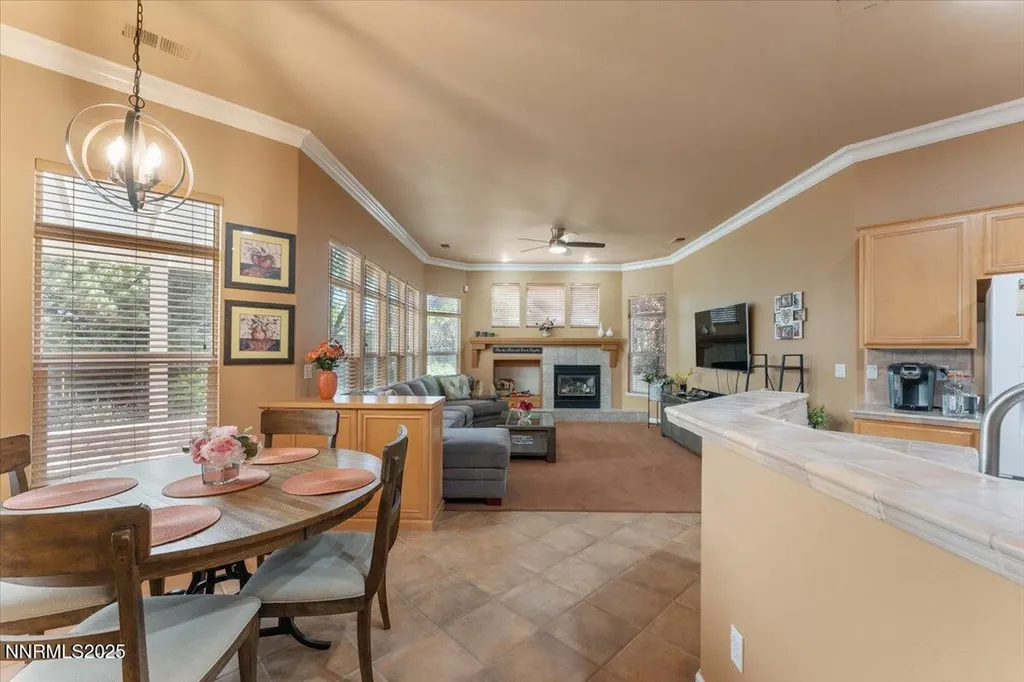 1556 Diamond Country Reno NV 89521