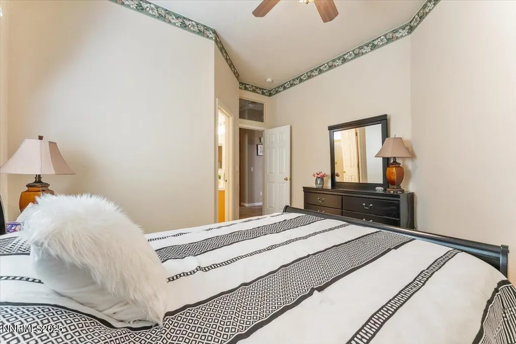 1556 Diamond Country Reno NV 89521
