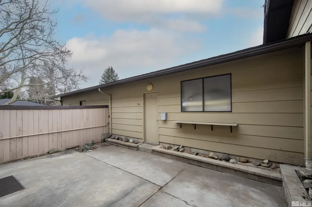 1465 Foster Reno NV 89509