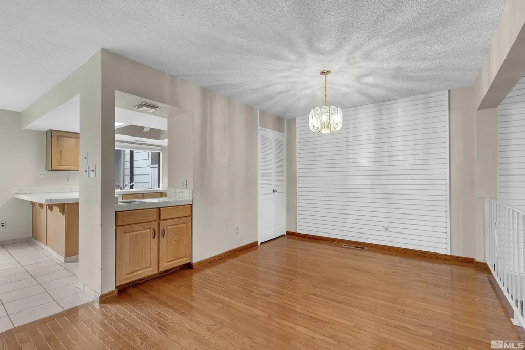 1465 Foster Reno NV 89509