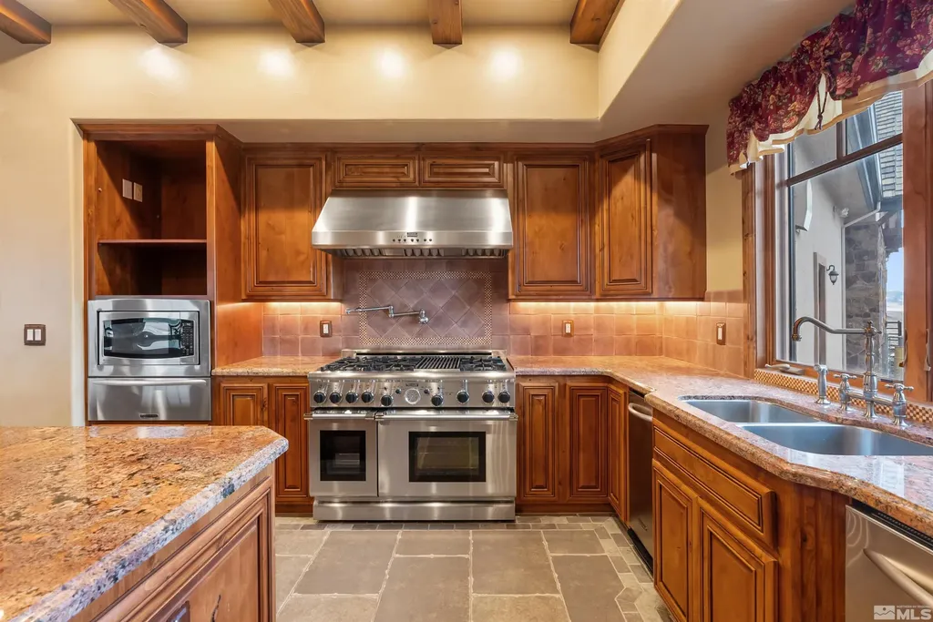 525 Cable Canyon Fernley NV 89408