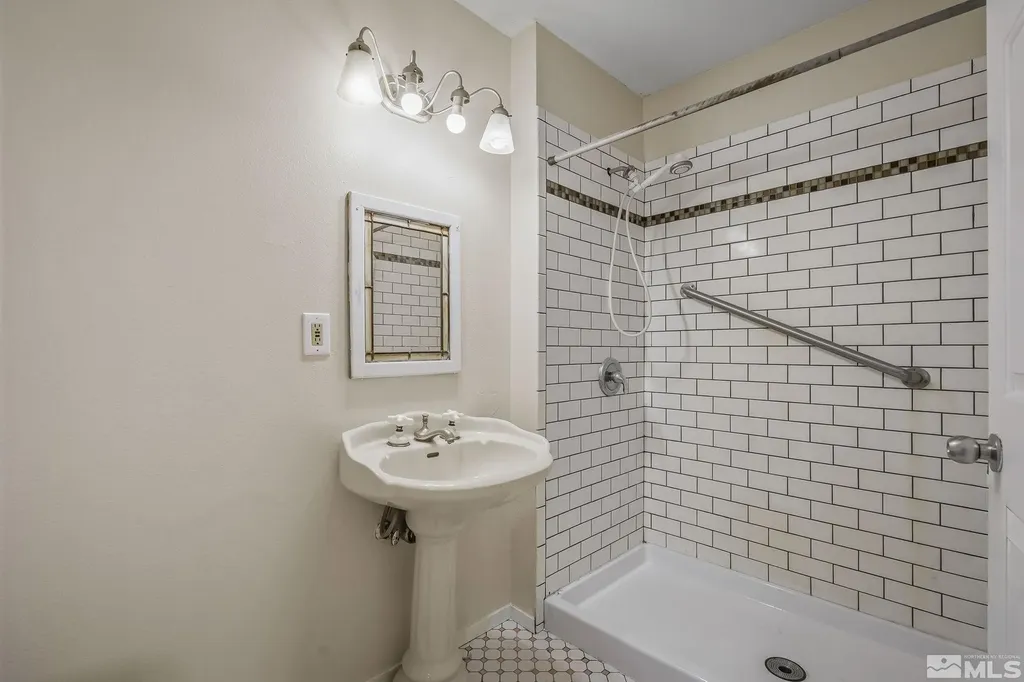 2106 Gummow Fallon NV 89406