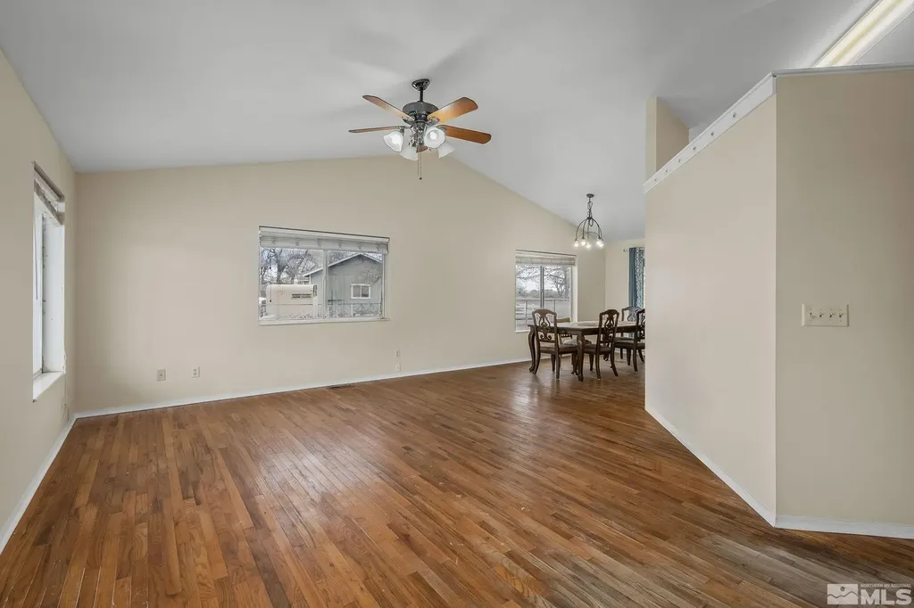2106 Gummow Fallon NV 89406