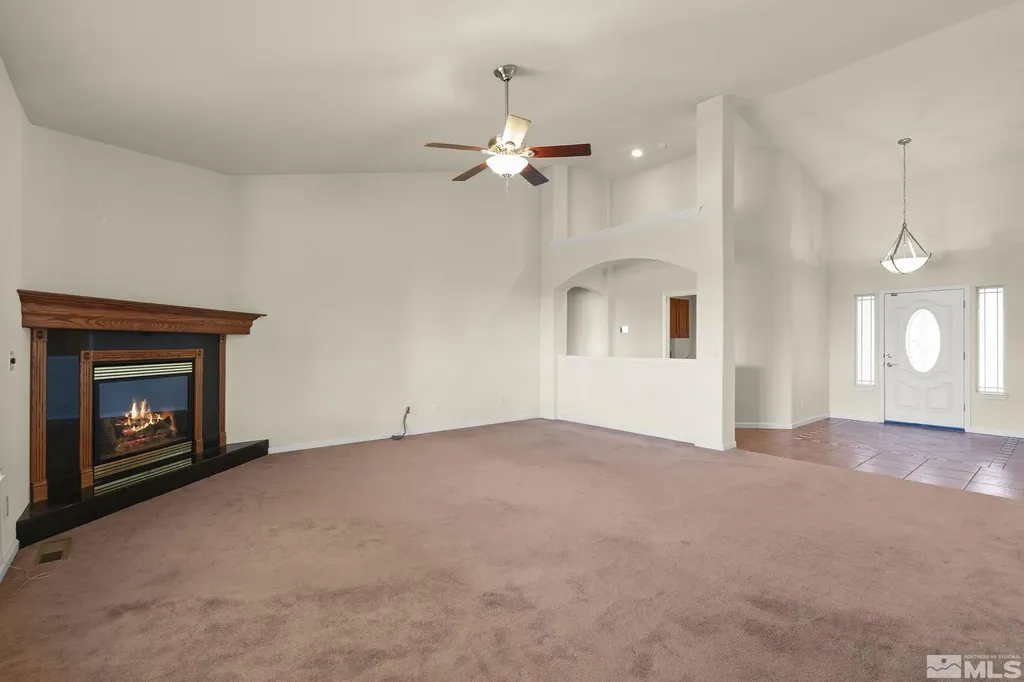 2937 La Cresta Minden NV 89423