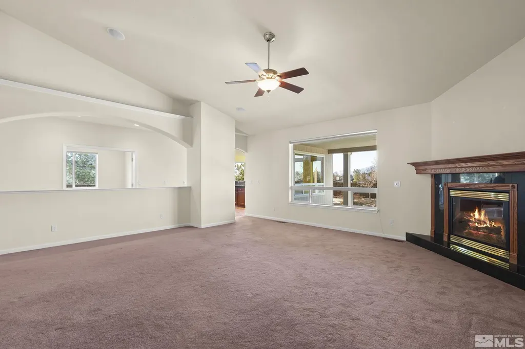 2937 La Cresta Minden NV 89423
