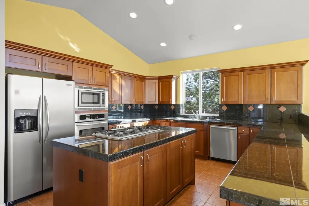 2937 La Cresta Minden NV 89423
