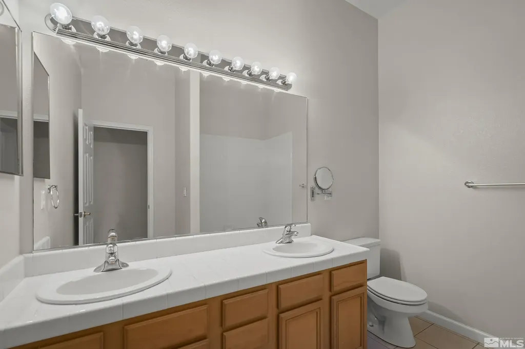 3492 Long Minden NV 89423