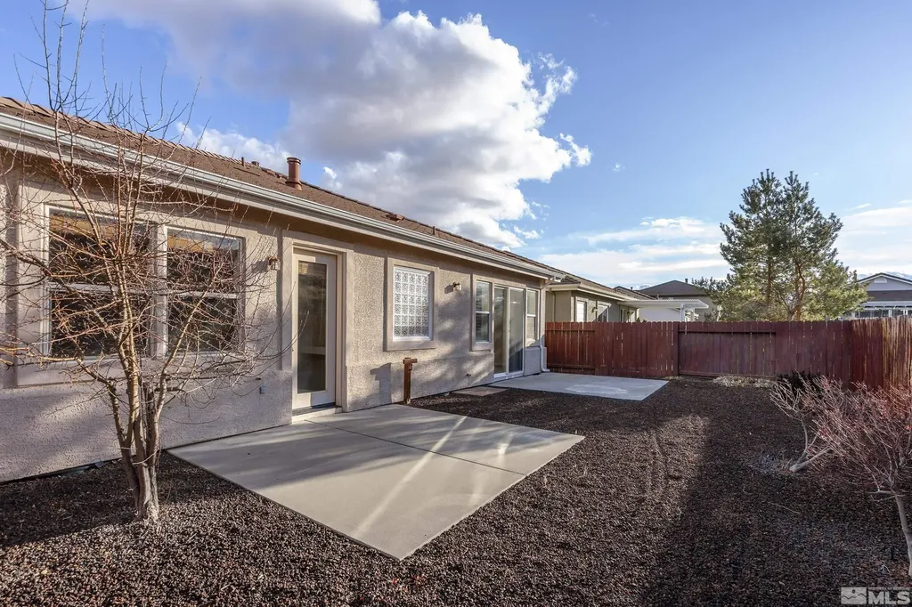 3492 Long Minden NV 89423