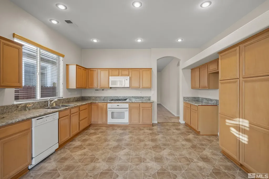 3492 Long Minden NV 89423