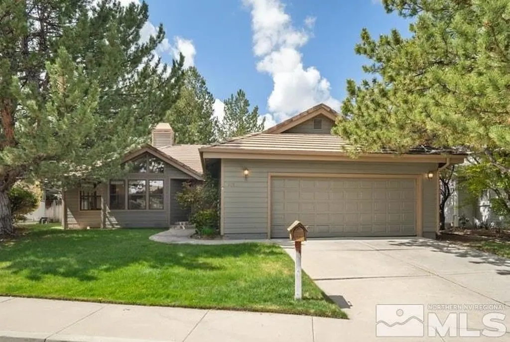 3658 Hemlock Reno NV 89509