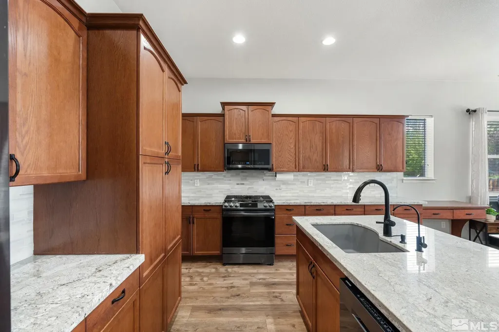 1319 Rouge River Fernley NV 89408