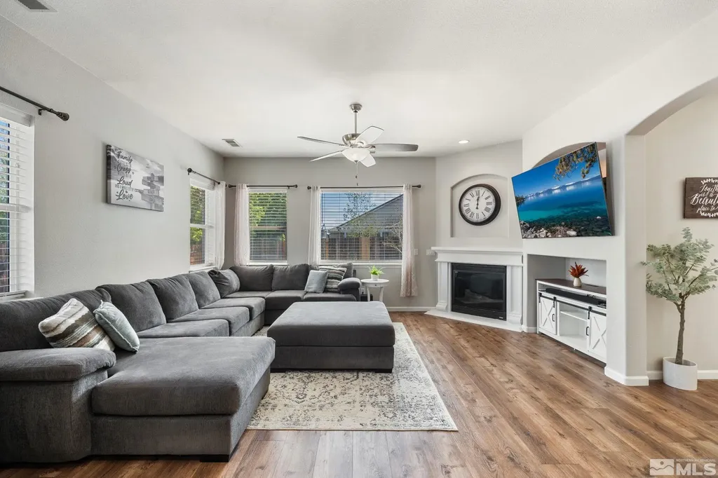 1319 Rouge River Fernley NV 89408