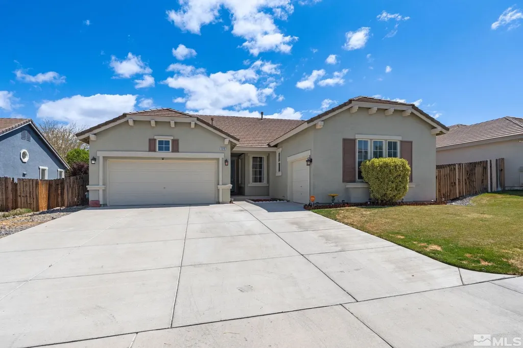 1319 Rouge River Fernley NV 89408