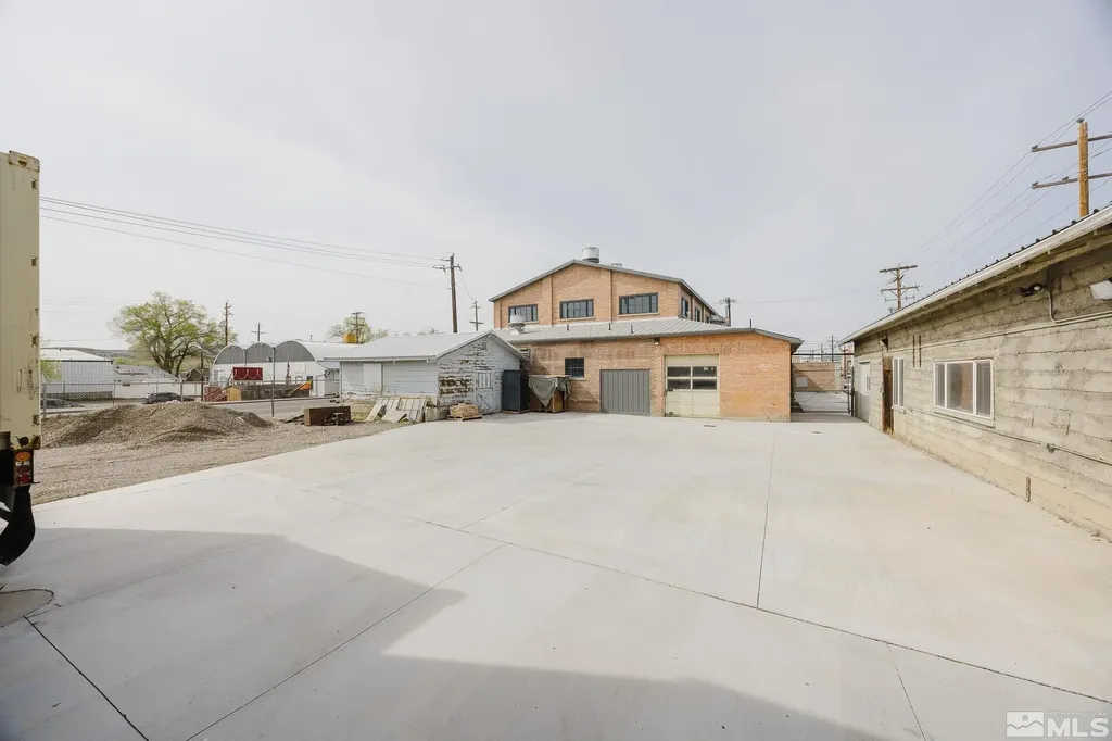 240 7th Elko NV 89801