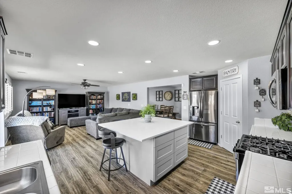 14352 Durham Reno NV 89506