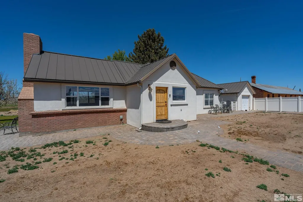 1000 Plymouth Ranch Smith NV 89430
