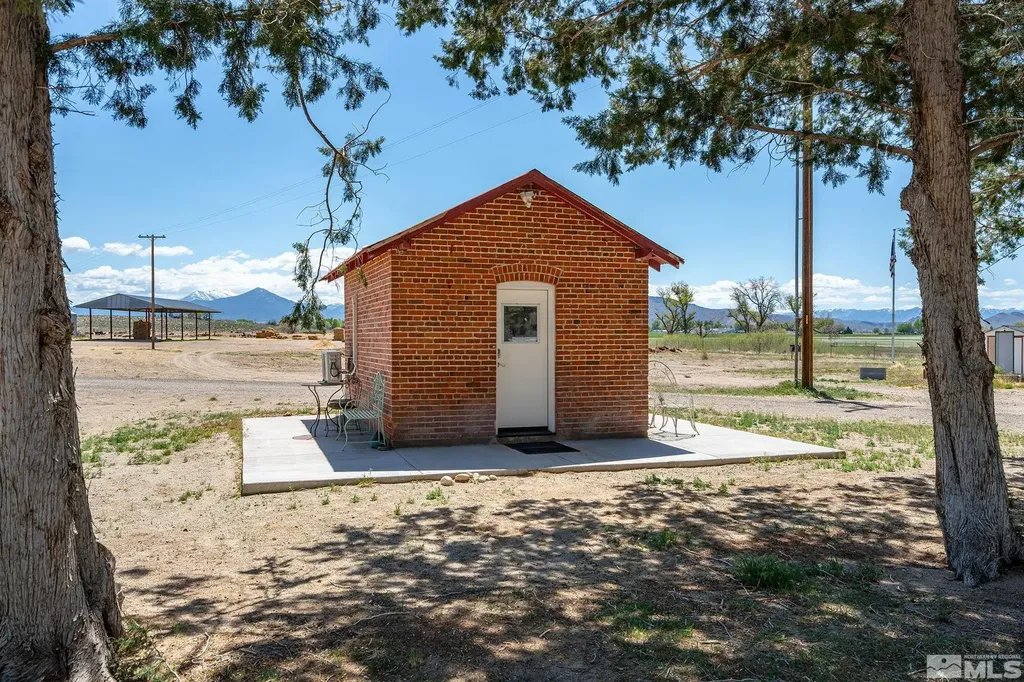 1000 Plymouth Ranch Smith NV 89430