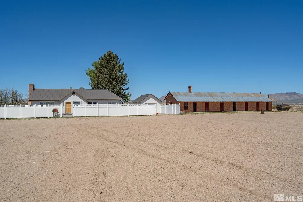 1000 Plymouth Ranch Smith NV 89430