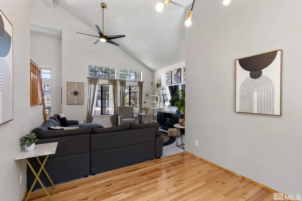 5276 Simons Reno NV 89523