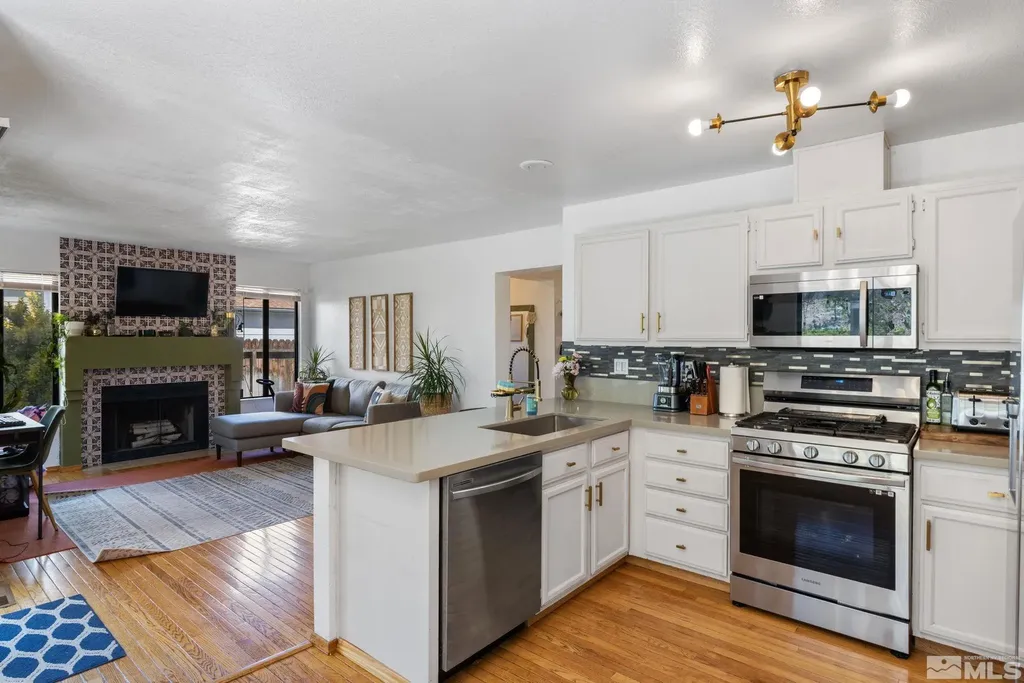 5276 Simons Reno NV 89523