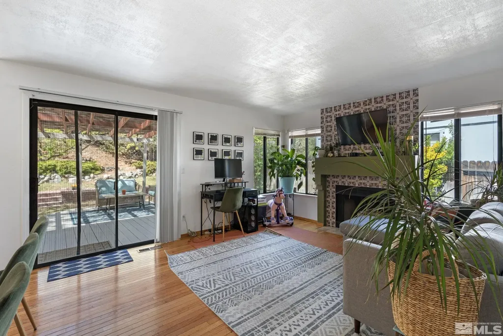 5276 Simons Reno NV 89523