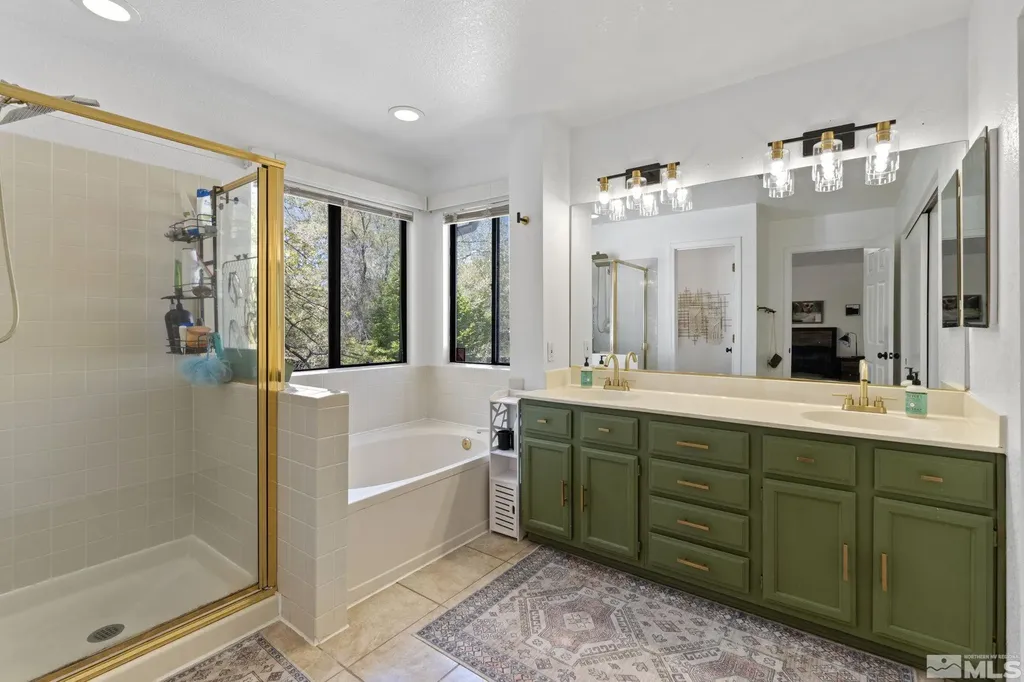 5276 Simons Reno NV 89523