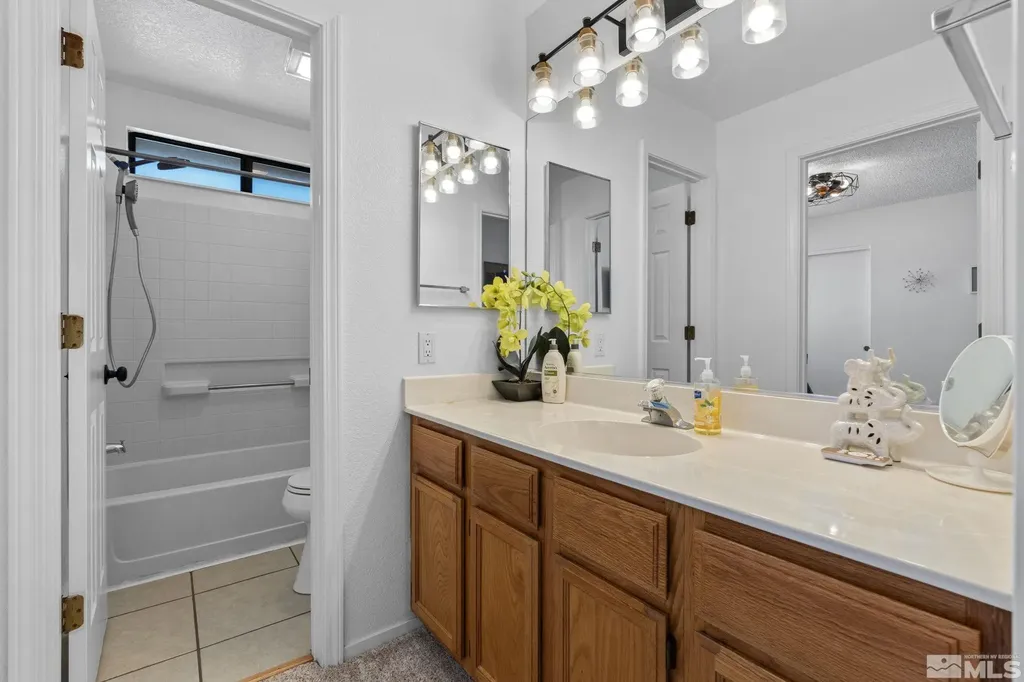 5276 Simons Reno NV 89523