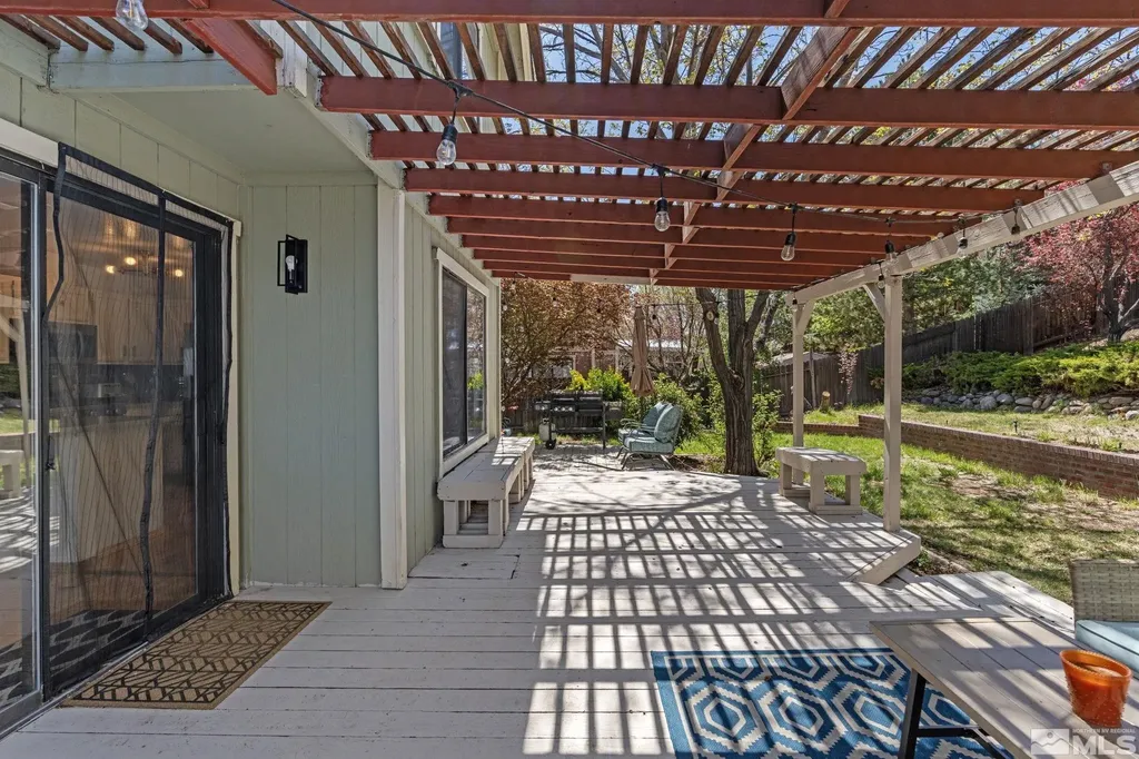 5276 Simons Reno NV 89523