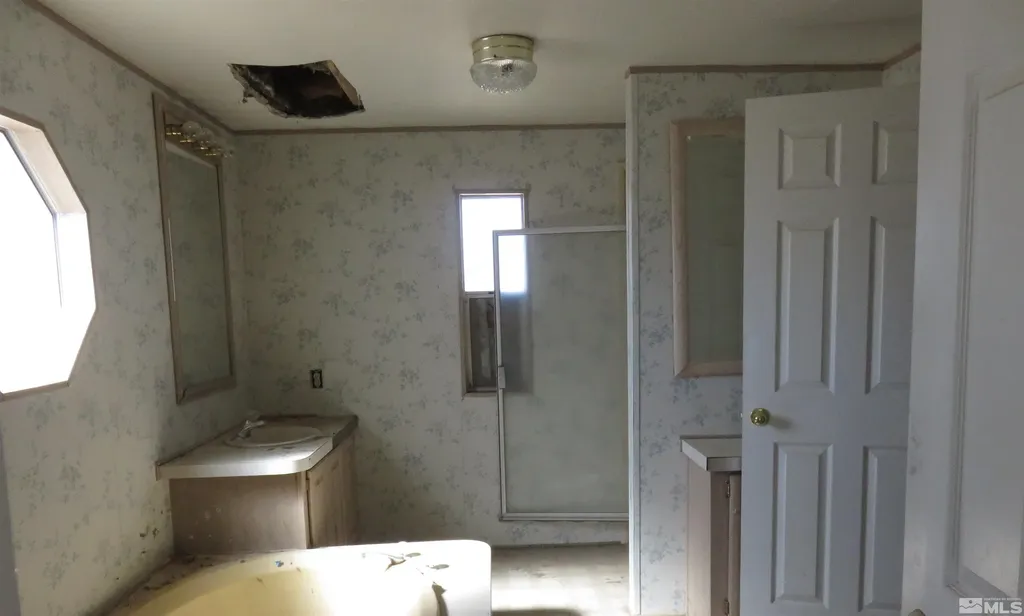 15 Ny Jo Yerington NV 89447