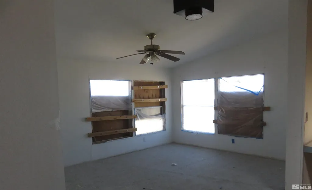 15 Ny Jo Yerington NV 89447