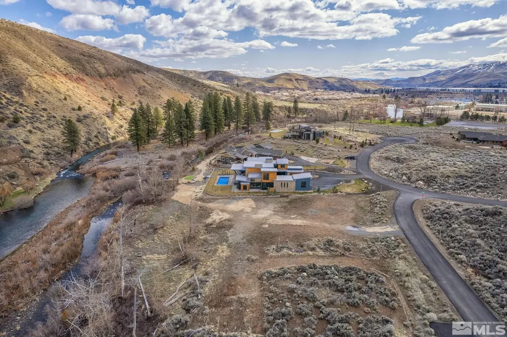 405 River Pines Verdi NV 89439