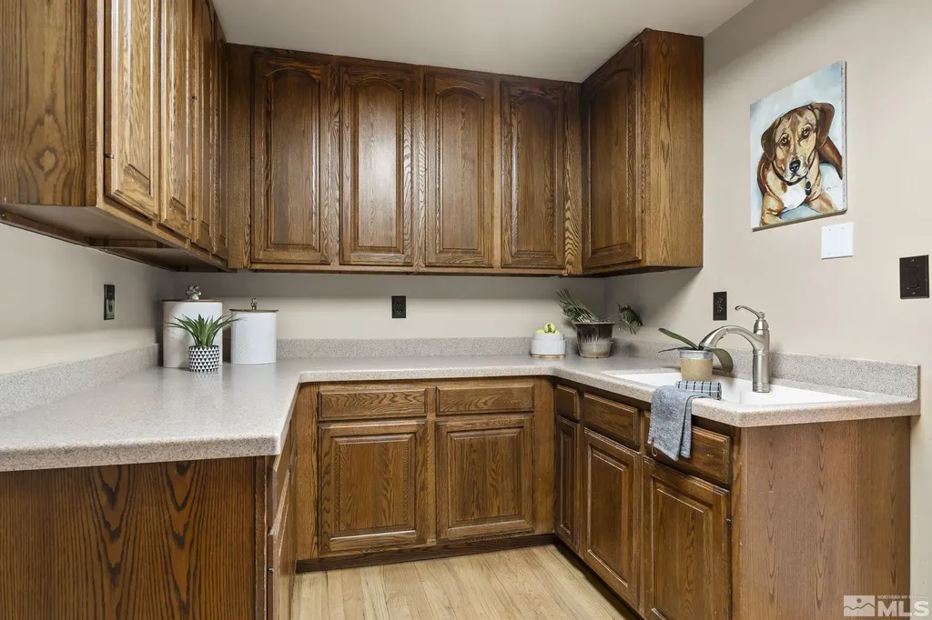 4840 Keshmiri Reno NV 89519