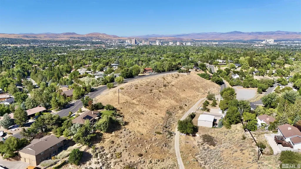2905 Susileen Reno NV 89509