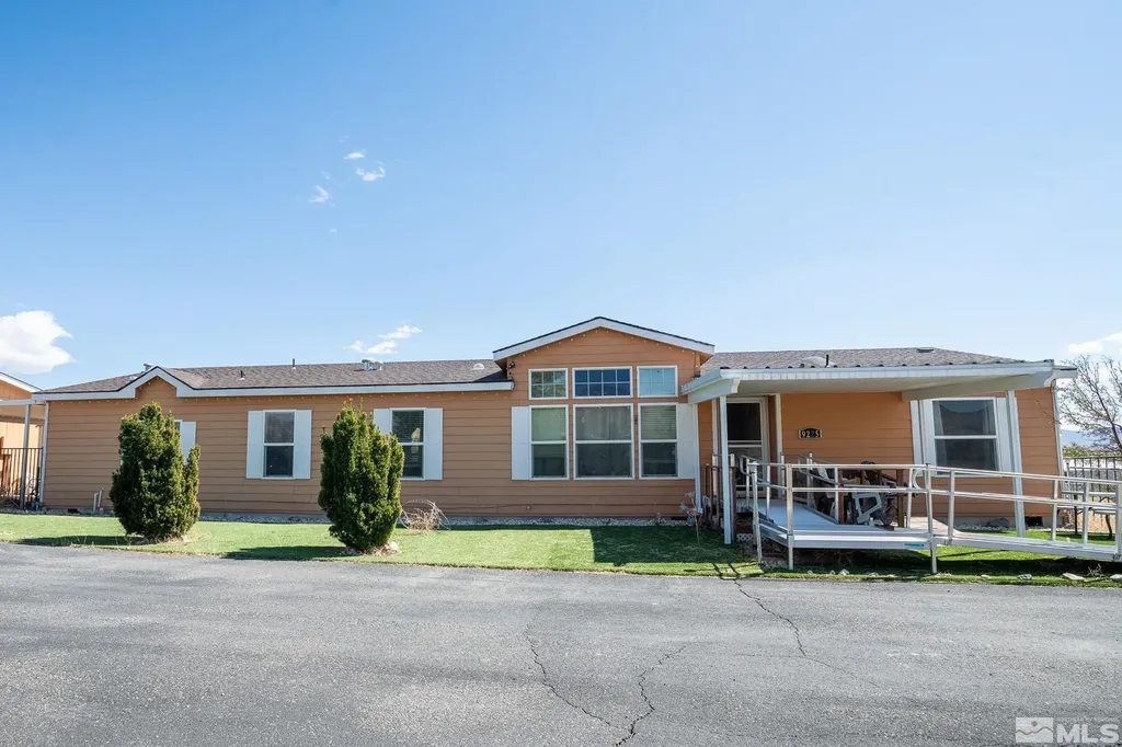 9225 Hopi Silver Springs NV 89429