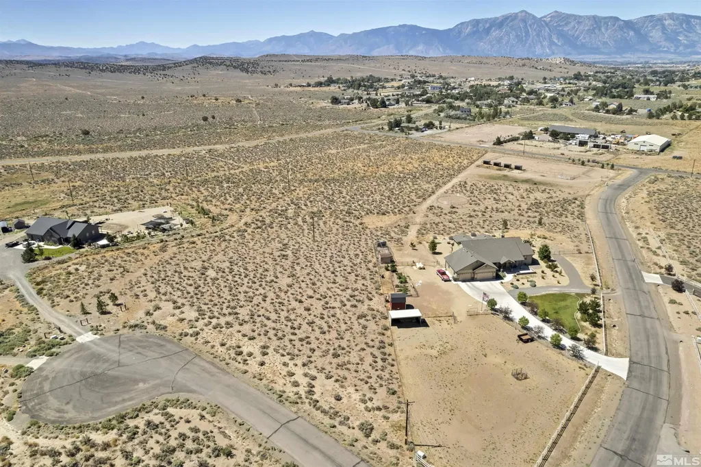 1372 Oreana Peak Gardnerville NV 89410
