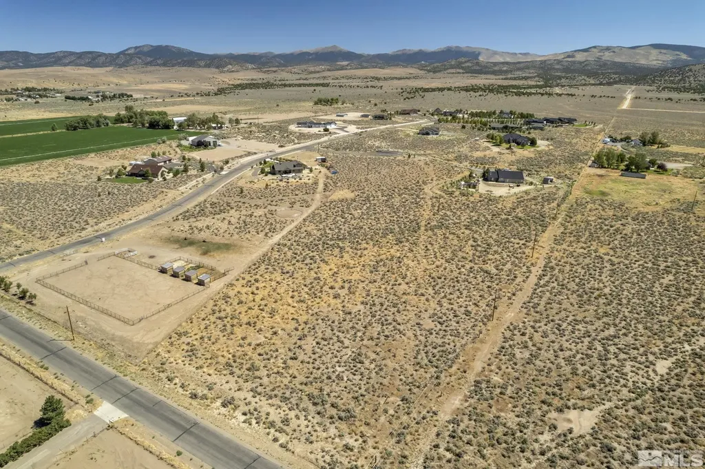 1372 Oreana Peak Gardnerville NV 89410