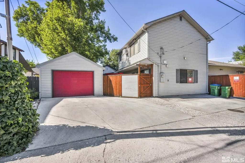 221 Arroyo Reno NV 89509