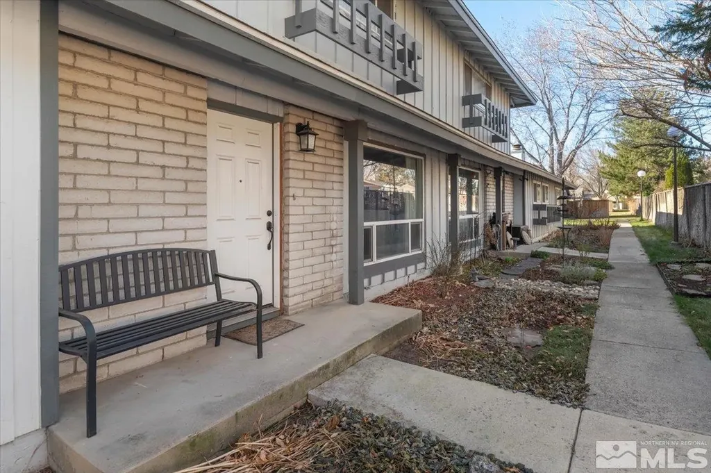 986 Ridgewood Sparks NV 89434
