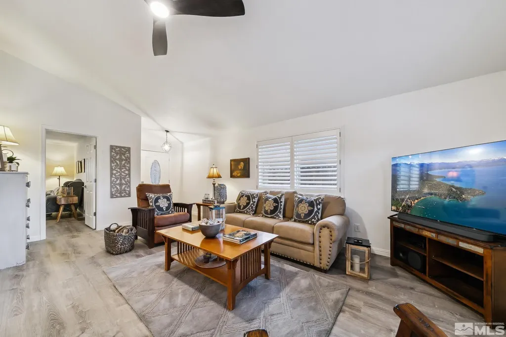 10 Conner Gardnerville NV 89410