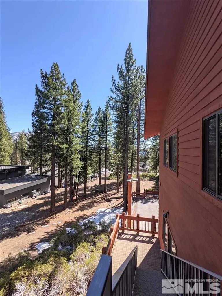 889 Alder Incline Village NV 89451