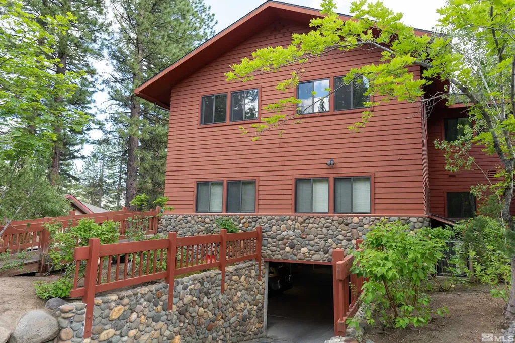 889 Alder Incline Village NV 89451