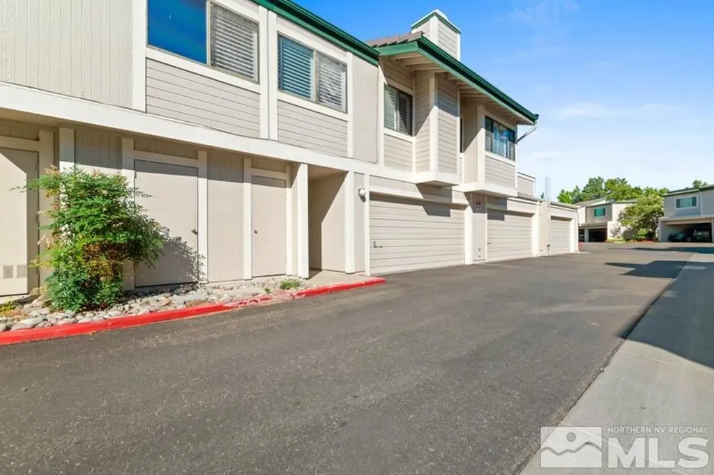 2576 Sunny Slope Sparks NV 89434